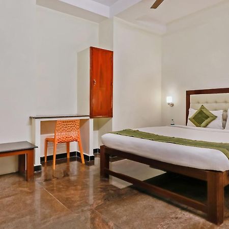 Itsy Hotels Prakasam Residency Пондичери Екстериор снимка