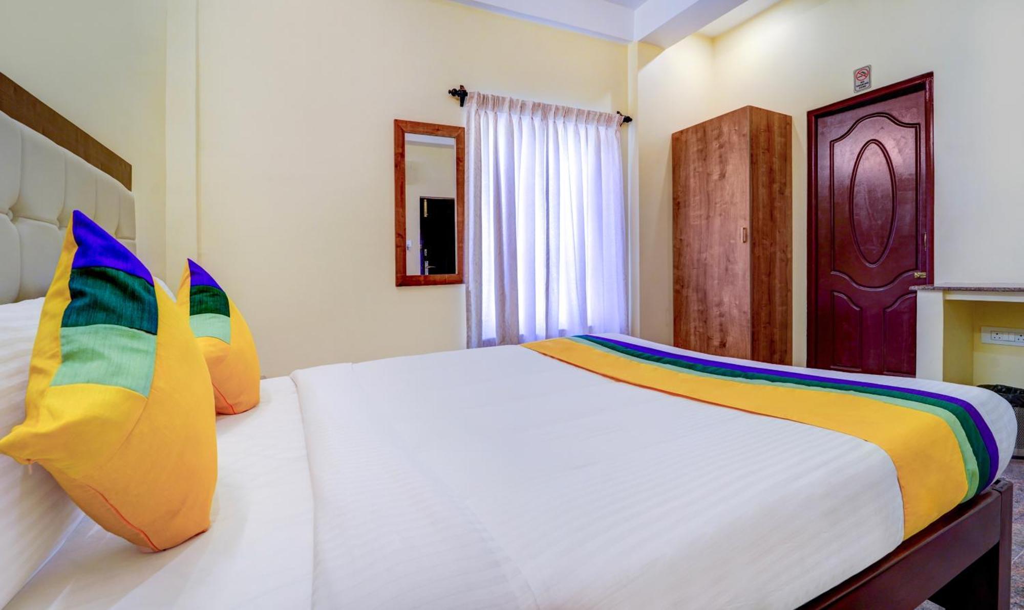 Itsy Hotels Prakasam Residency Пондичери Екстериор снимка