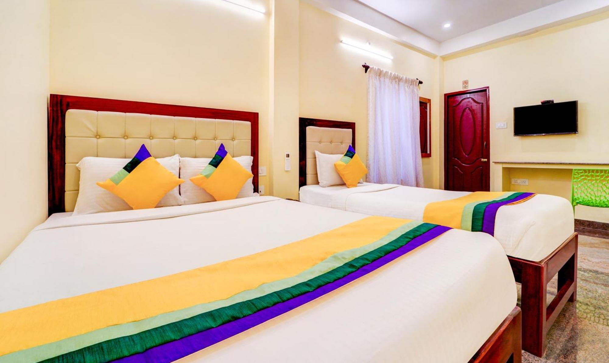 Itsy Hotels Prakasam Residency Пондичери Екстериор снимка