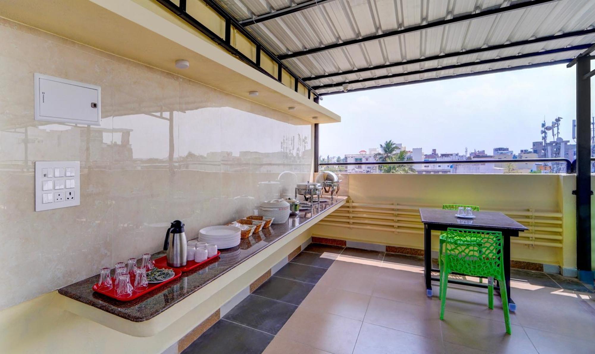 Itsy Hotels Prakasam Residency Пондичери Екстериор снимка