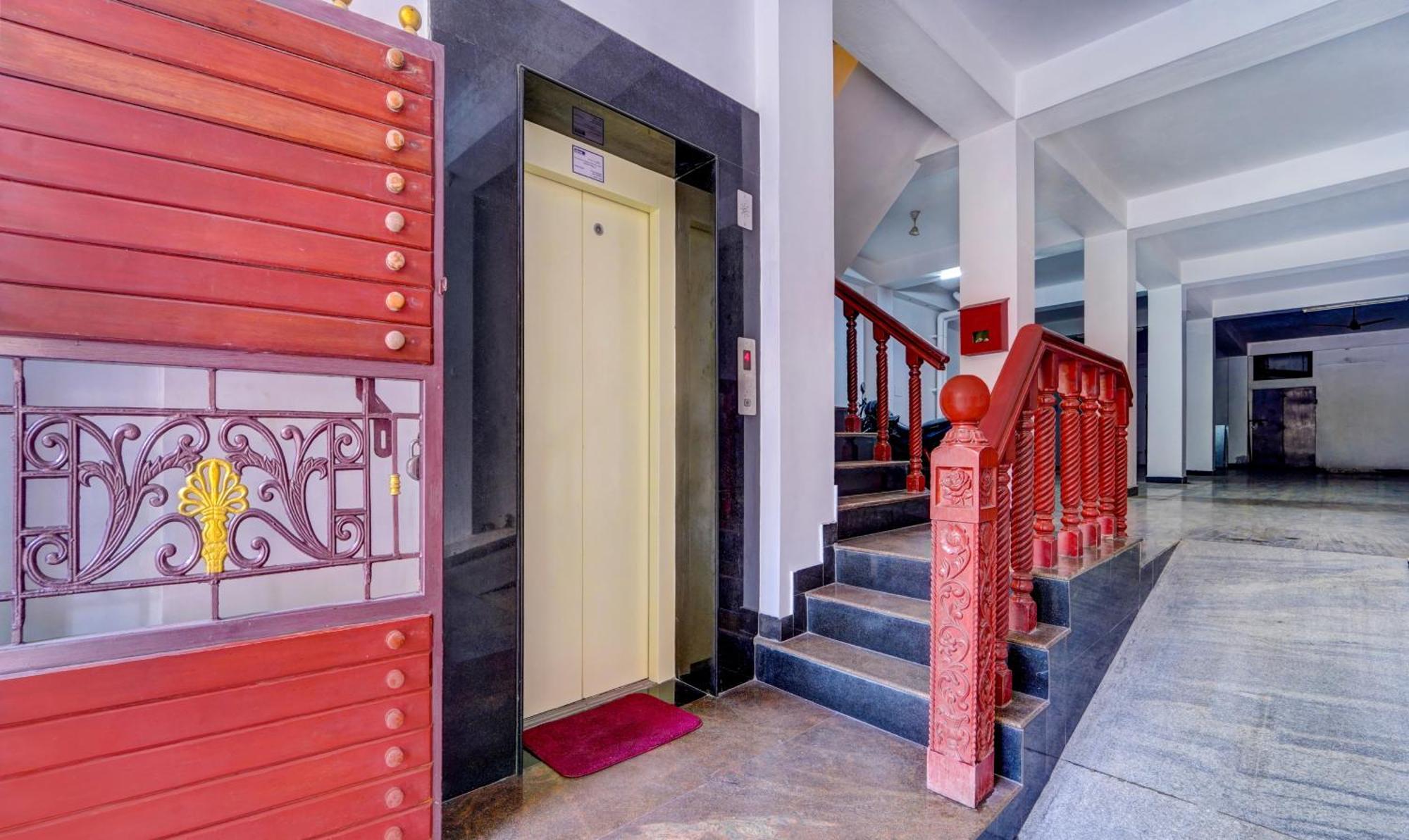 Itsy Hotels Prakasam Residency Пондичери Екстериор снимка