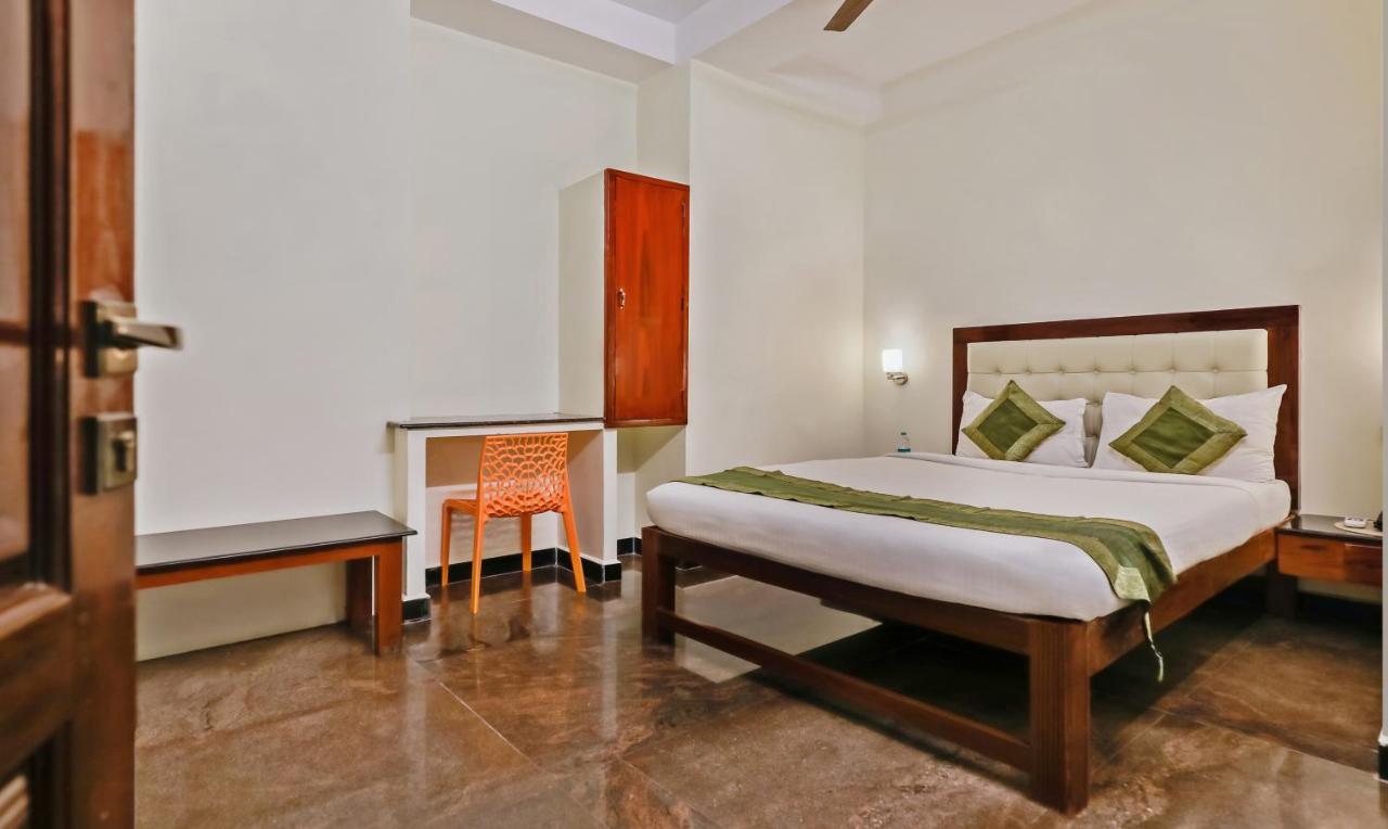 Itsy Hotels Prakasam Residency Пондичери Екстериор снимка