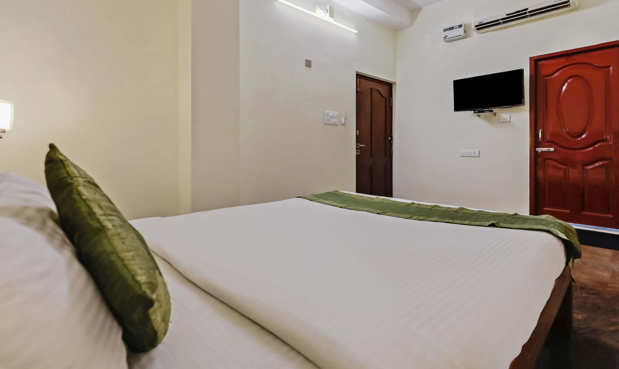 Itsy Hotels Prakasam Residency Пондичери Екстериор снимка